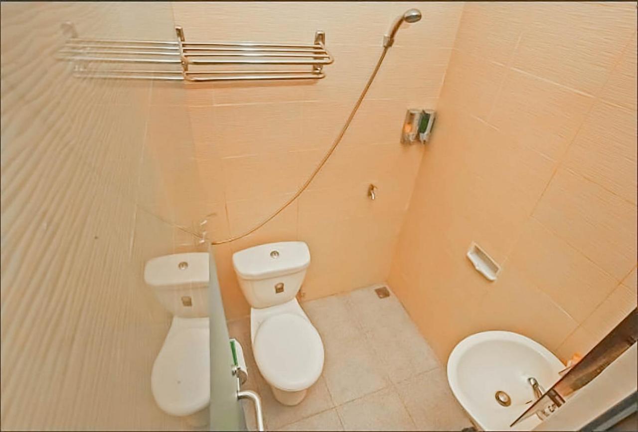 Urbanview Hotel Bagoes Sintang By Reddoorz מראה חיצוני תמונה