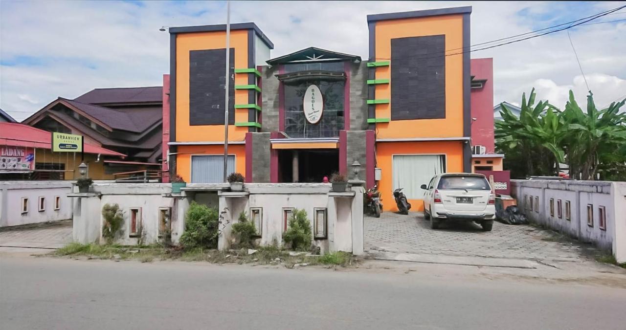 Urbanview Hotel Bagoes Sintang By Reddoorz מראה חיצוני תמונה