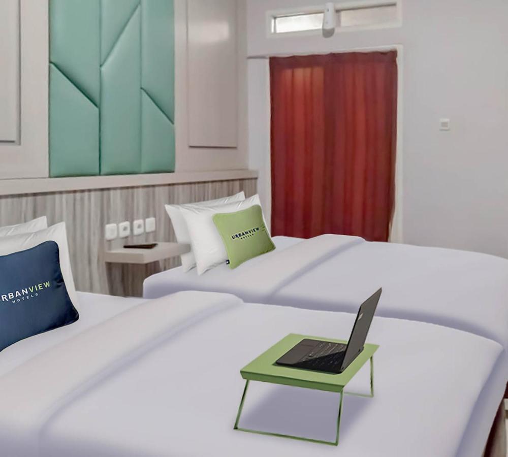 Urbanview Hotel Bagoes Sintang By Reddoorz מראה חיצוני תמונה