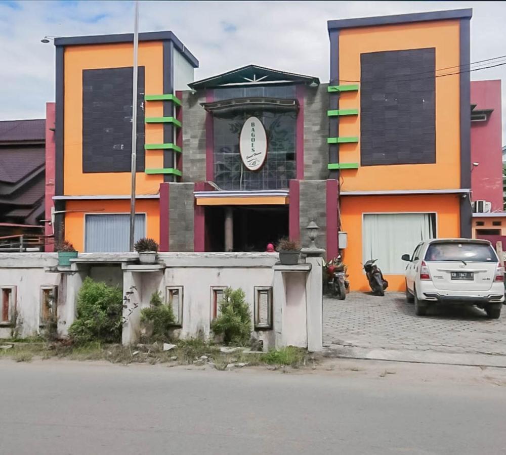 Urbanview Hotel Bagoes Sintang By Reddoorz מראה חיצוני תמונה