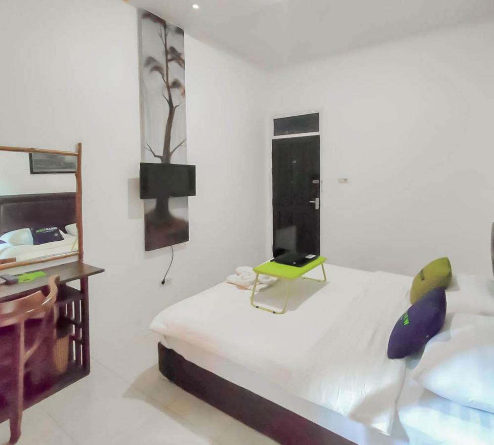 Urbanview Hotel Bagoes Sintang By Reddoorz מראה חיצוני תמונה