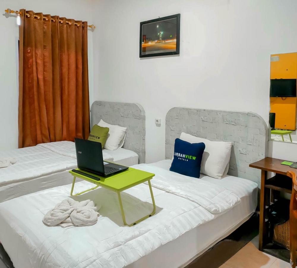 Urbanview Hotel Bagoes Sintang By Reddoorz מראה חיצוני תמונה